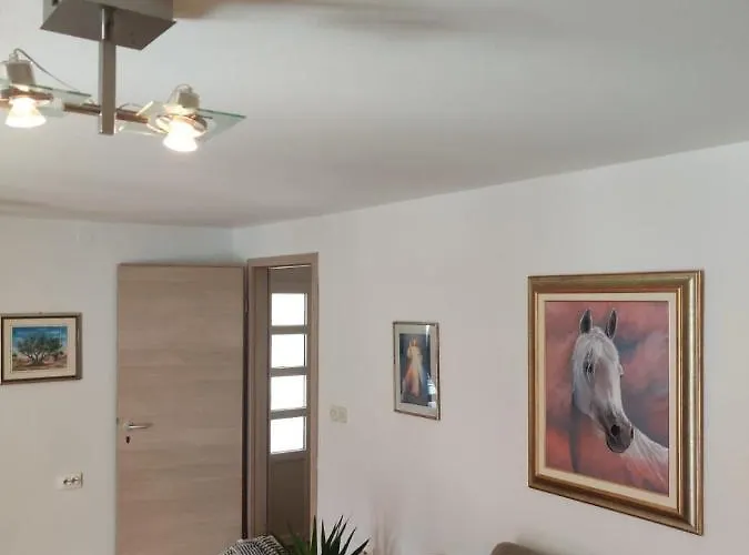 Elena Apartman *
