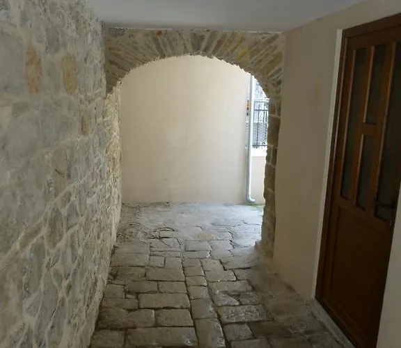 Elena Apartman *