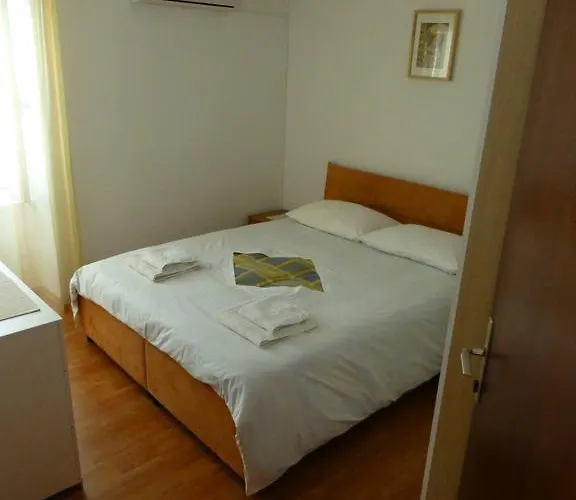 Elena Apartman
