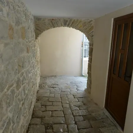 Elena Appartement *