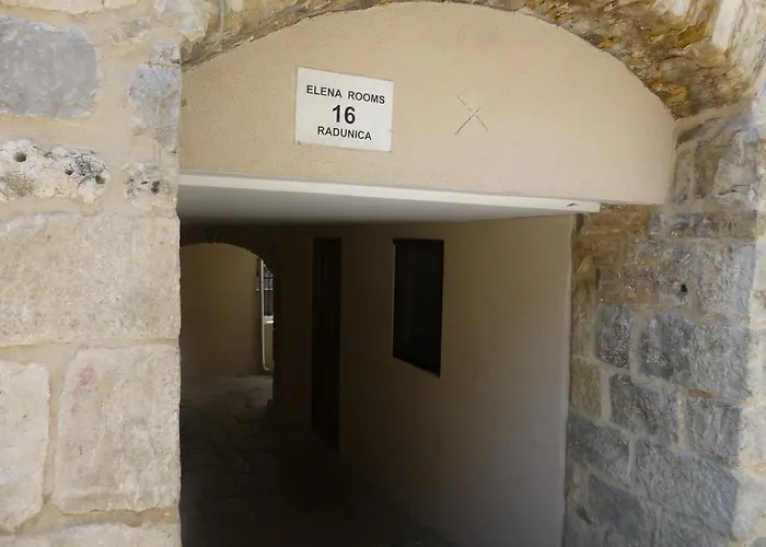 Elena Apartman Split