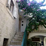 Elena Apartment