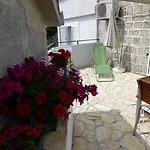 Elena Apartment